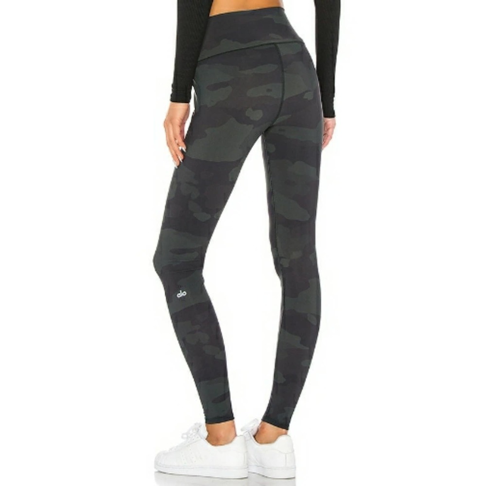 Alo Yoga High-Waist Camo Vapor Legging Hunter Camo medium